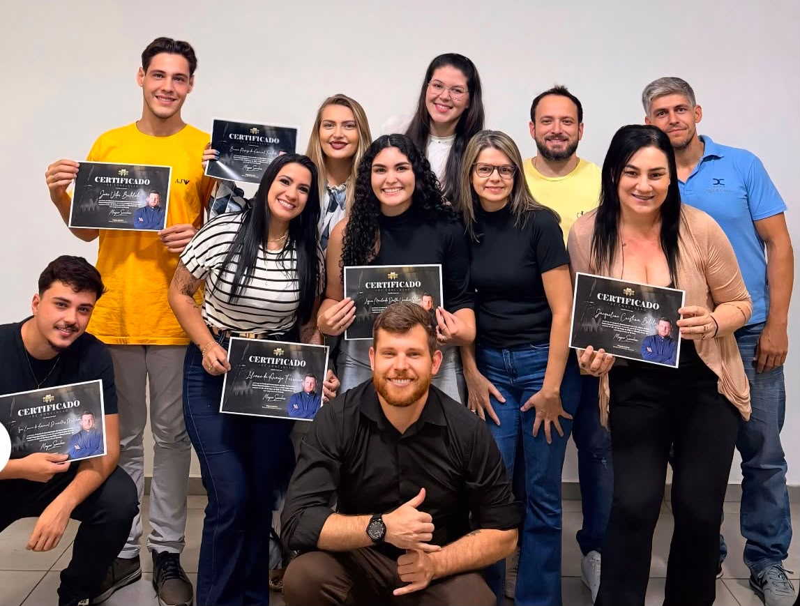 Turma de formação em caracterização de próteses
