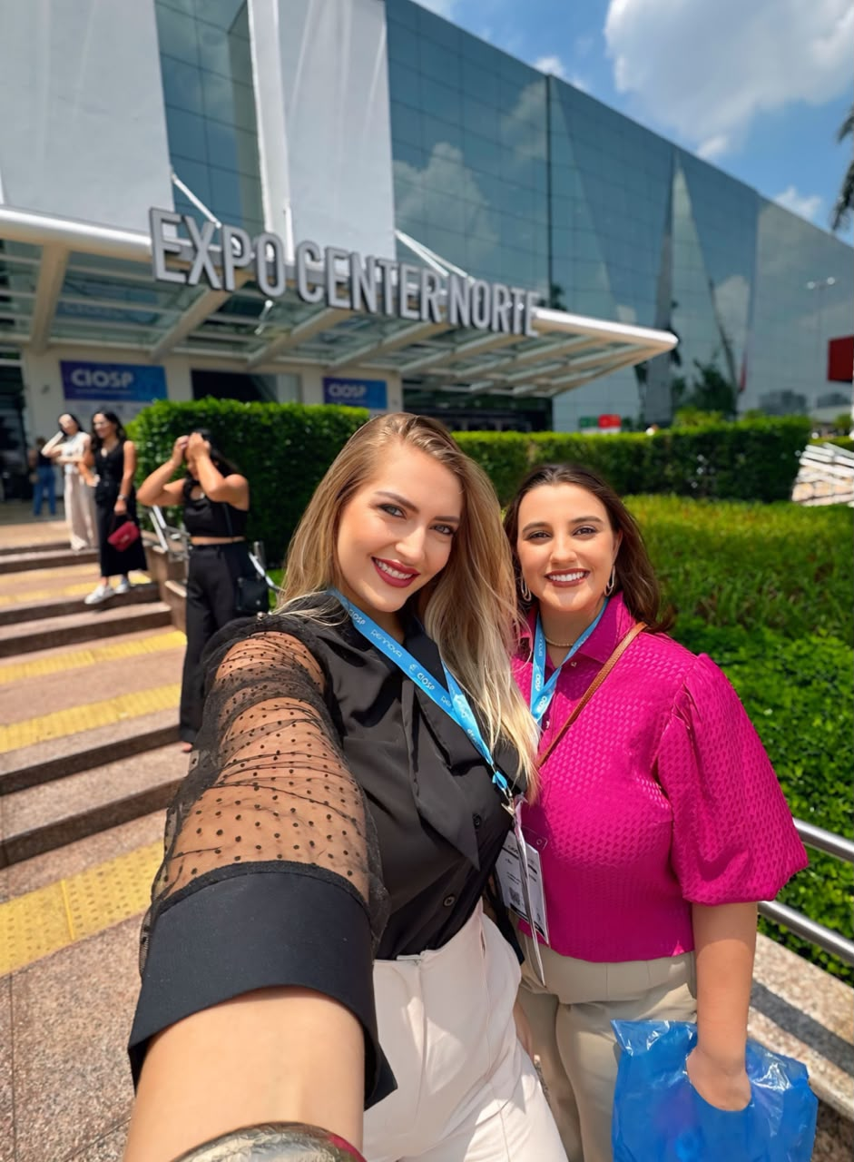 Bruna Trindade em congresso de odontologia